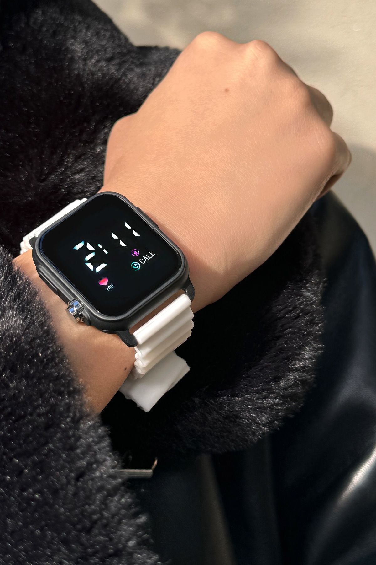 Aqua di Polo 1987 Unisex Beyaz Silikon Dijital Led Kol Saati APWR033305